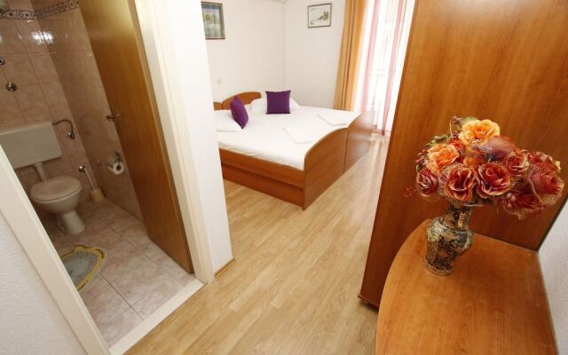 Kiwi Apartment