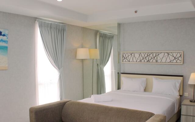 Big And Cozy Studio At Azalea Suites Apartment