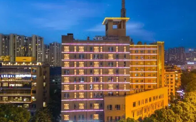 Home Inn Select Hotel (Gaoqiao South Metro Station, Gaoqiao Market, Changsha)