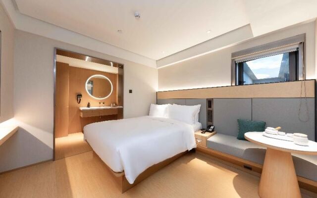 Ji Hotel Shanghai Dongming Road Metro Station