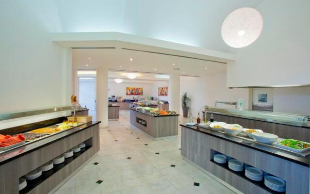 The Golden Coast Beach Hotel