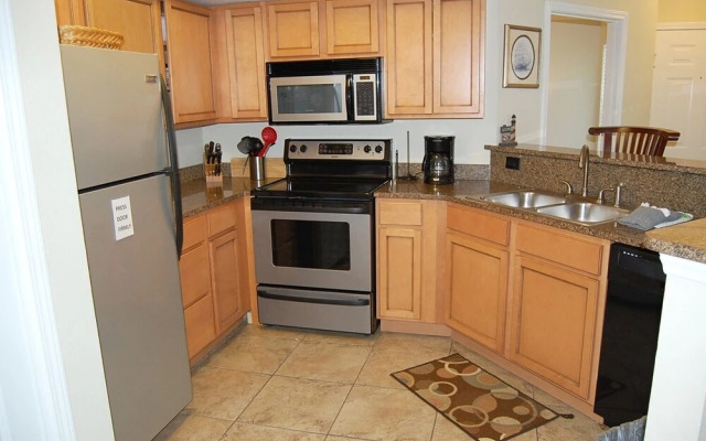 Colony Club M5 condo