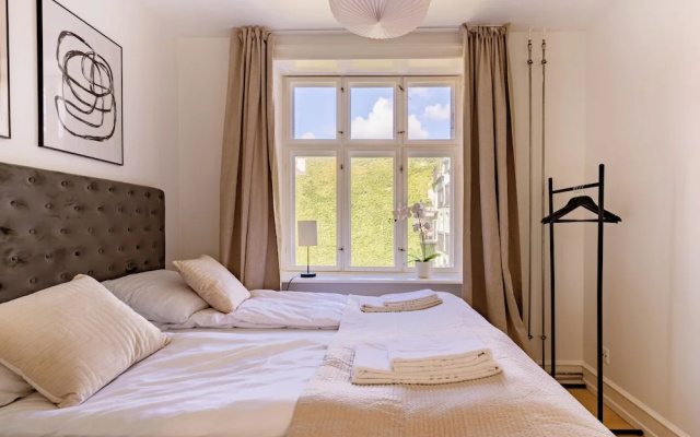 Shield 3 - 3 Bedroom Apartment With Balcony in Central Copenhagen