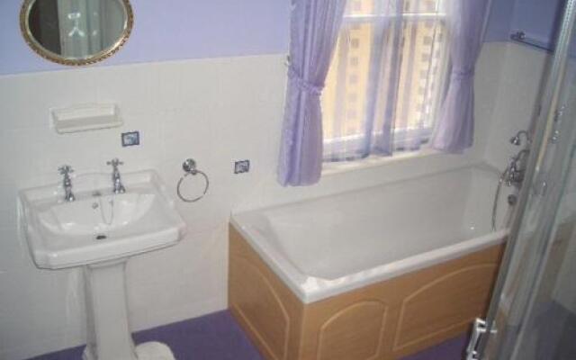 Big Sky Guest House- ROOM ONLY