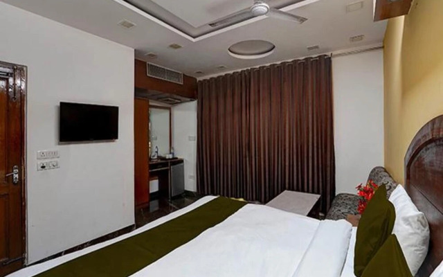 Fabhotel Dream House