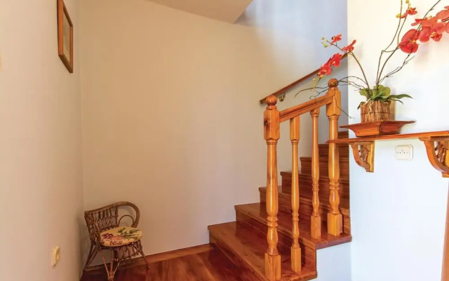 Nice Home in Hrboki With Wifi and 3 Bedrooms