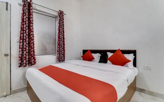 Hotel Rj18 by OYO Rooms
