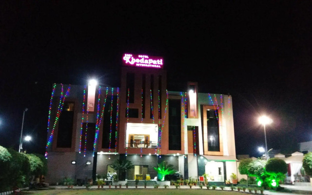 Hotel Shri Khedapati International
