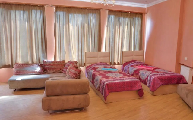 Downtown Guest House on Tabukashvili