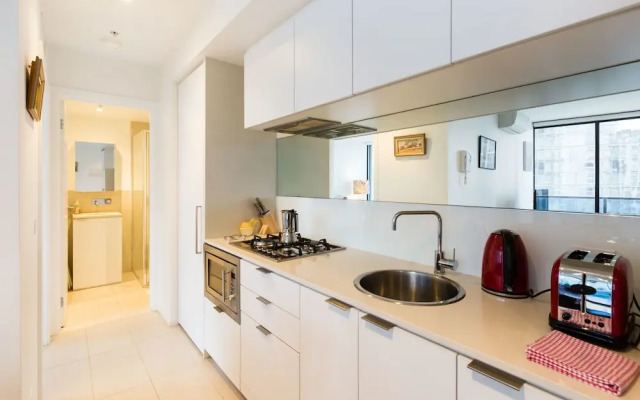 TIARA, 1BDR Southbank Apartment