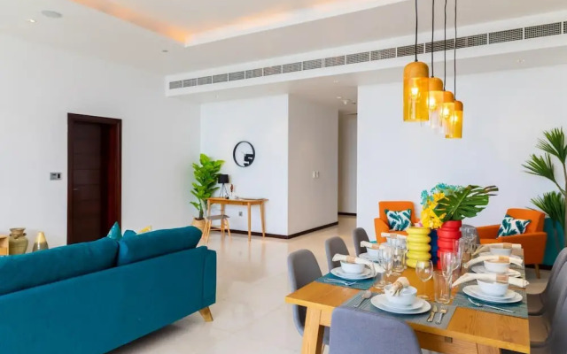 Palm Jumeirah Luxury w Private Beach Atlantis View