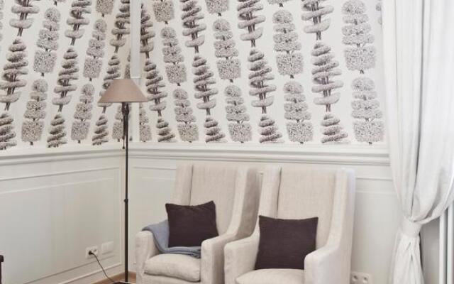 Jacquemine Luxury Guesthouse & Art Gallery