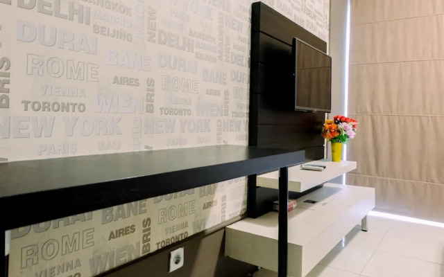 Comfy Studio Apartment @ Skylounge Tamansari