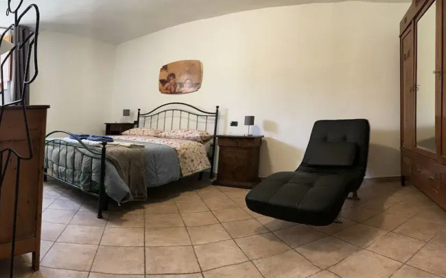 Scappo In Umbria, La Escondida
