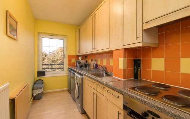 Cute 2BR Home Near Tower Bridge, 4 Guests