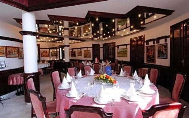 Hozam Hotel