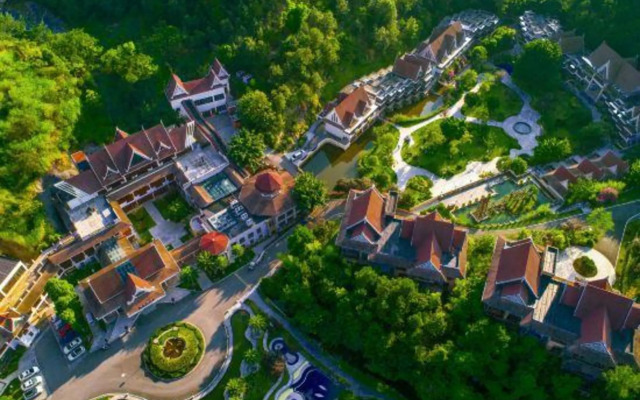 River & Holiday Hotel