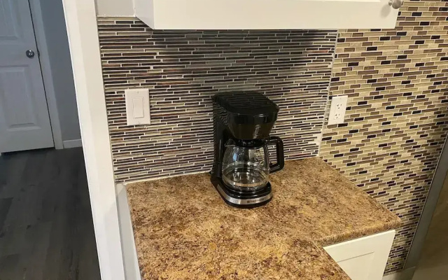 Modern 3 BR Home - Family Friendly
