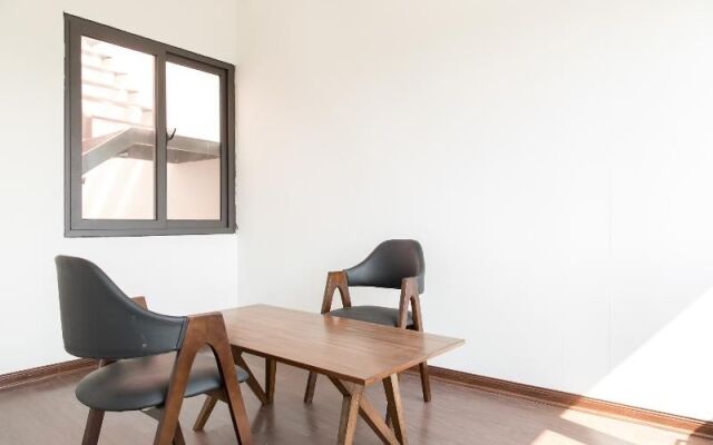 Reddoorz Plus Near Westlake Tay Ho