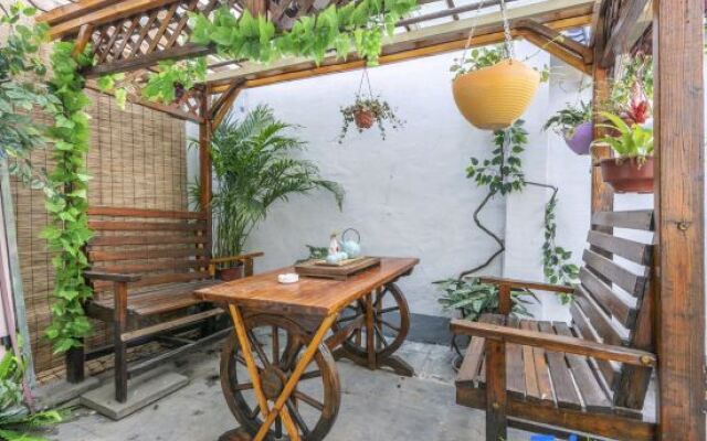 Qinde Inn · Jingxian Yaju