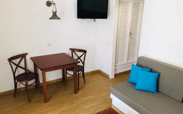 Bungalows Side Shore