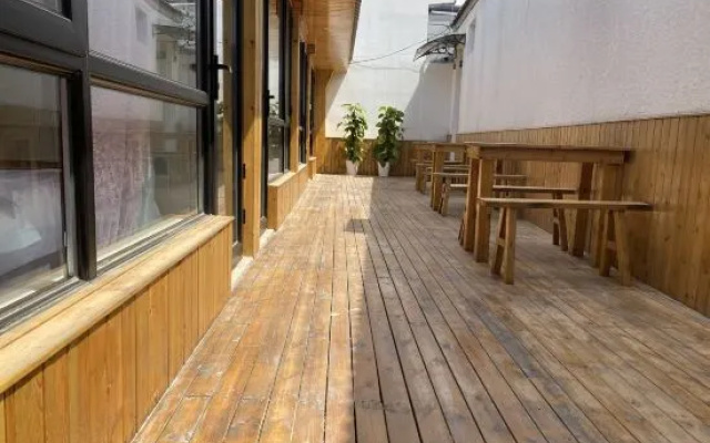 BJfjlnjyct – Balcony – Beijing