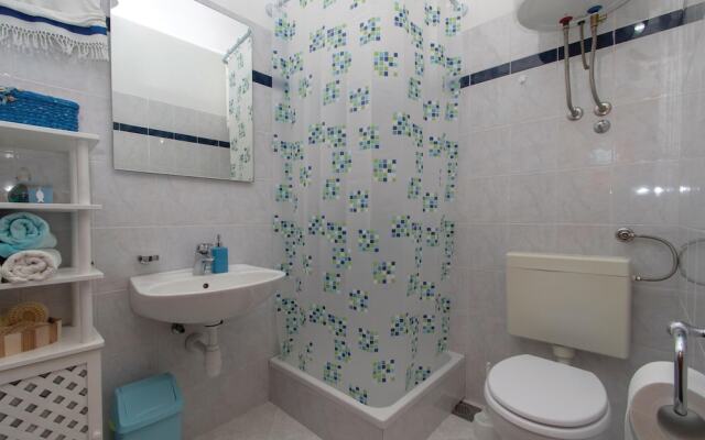 Amazing Home in Grscica With 2 Bedrooms and Wifi