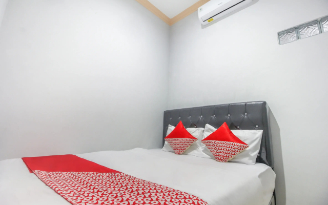 OYO 3399 Gea Guest HouseNearGramedia Mall