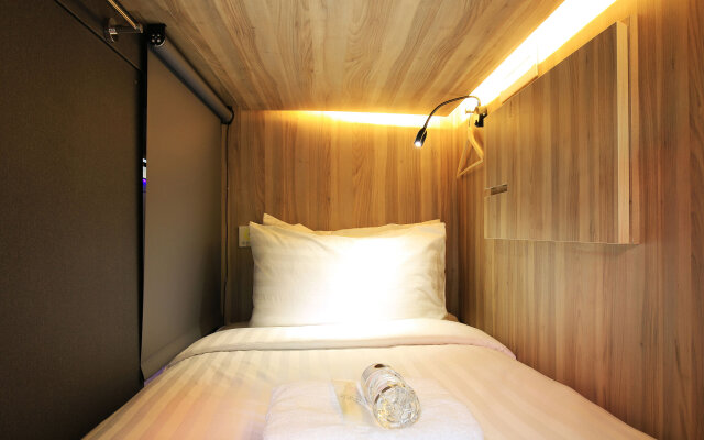 CUBE Boutique Capsule Hotel @ Chinatown (SG Clean)