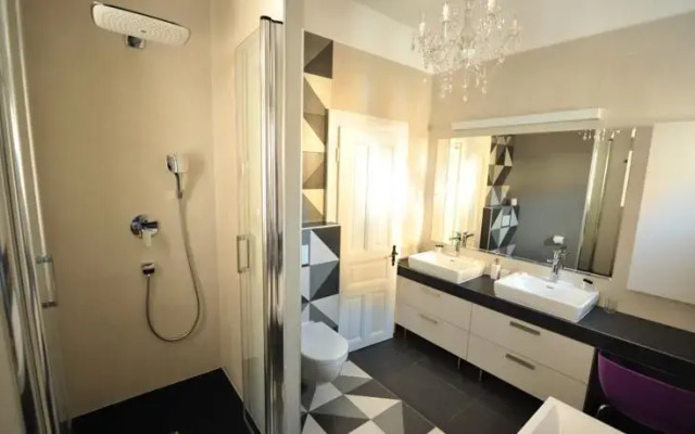 Deluxe Apartment Lutetia