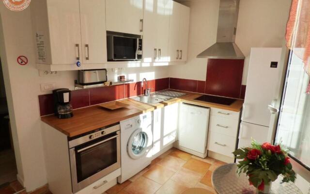 ALC - A523 - 4 min PALAIS AND BEACHES