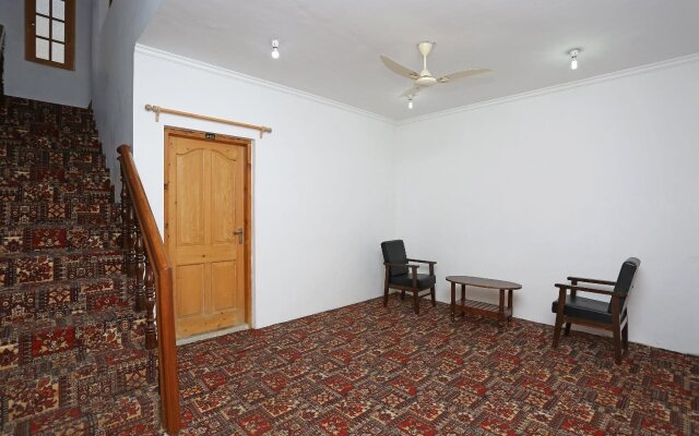 OYO 4487 Hotel Al Azra