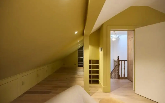 The Rosebery Retreat - Inviting 4bdr With Garden