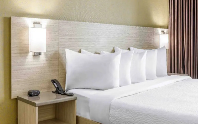 Motel 6 Niagara Falls, ON – Near the Falls