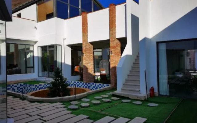 YeeMoo Guesthouse