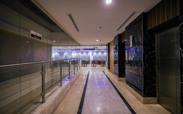 Mirnian Hotel