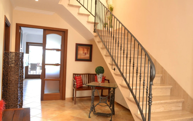 Casa Cas Padrí, Muro 130