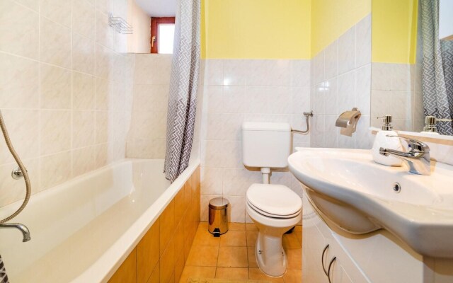 Nice Home in Rovanjska With 1 Bedrooms and Wifi