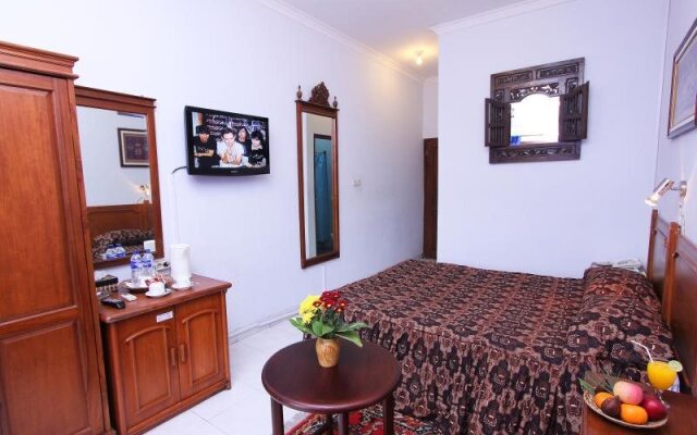 Blue Safir Hotel