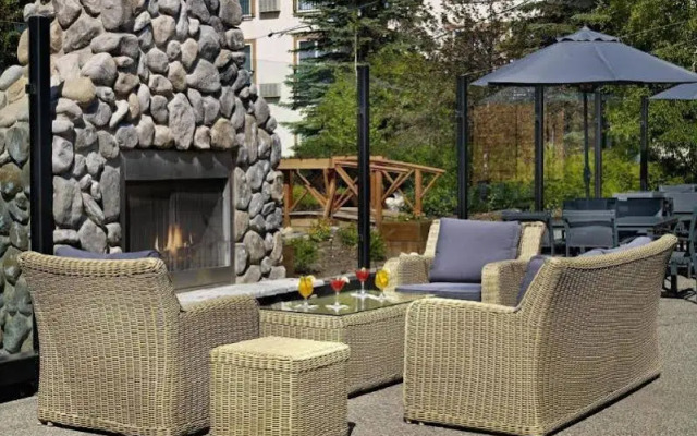 Radisson Hotel & Conference Center Canmore