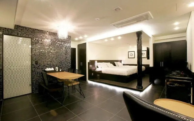 Sincheon Lavieen Hotel
