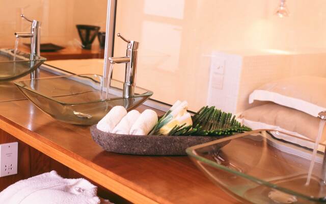 Napa Mermaid Hotel & Suites