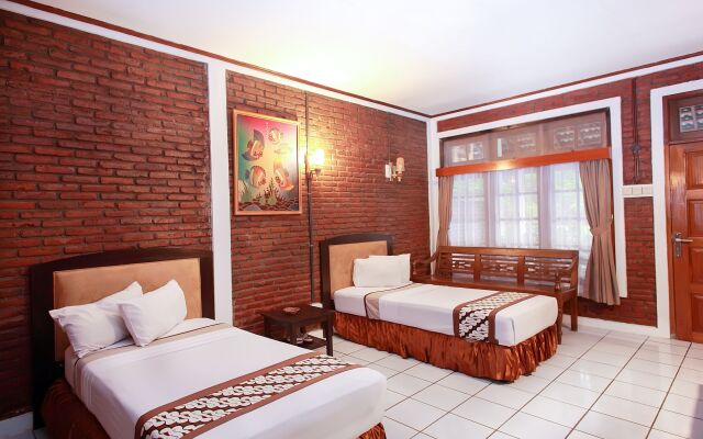 Paku Mas Hotel