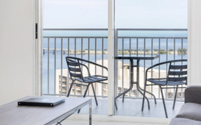 Fortune House Hotel Suites
