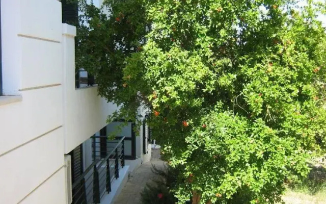 Myrthe Apartments