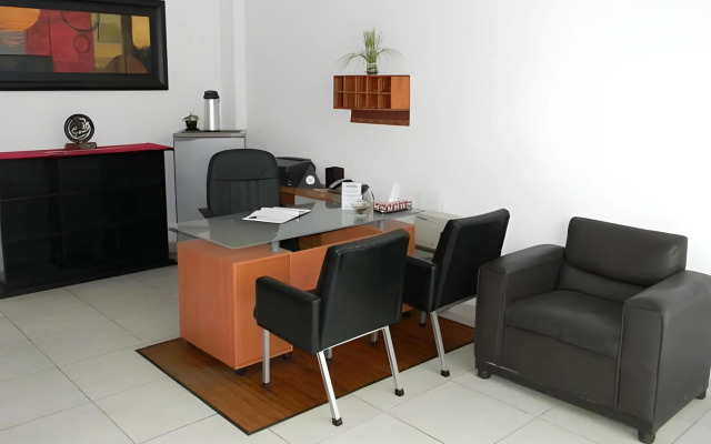 Hotel & Suites Mo Sak