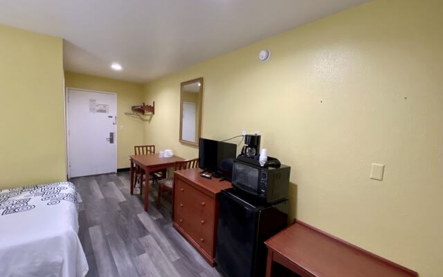 Travelers Inn Medford