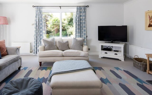 Beach House With Pool in West Wittering