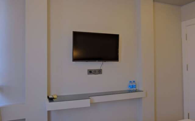 Zerci̇ty Otel
