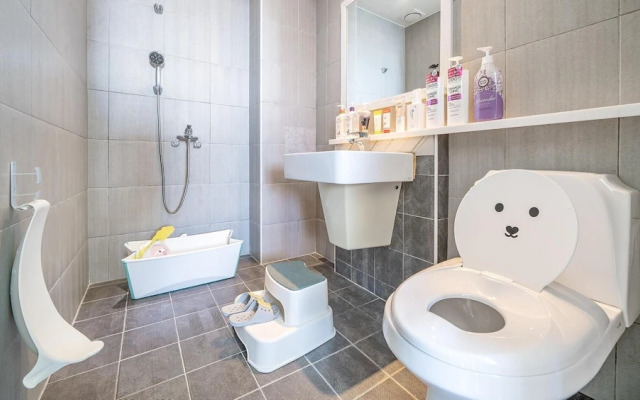 Ganghwa Hi Mom Kids Family Pension Black